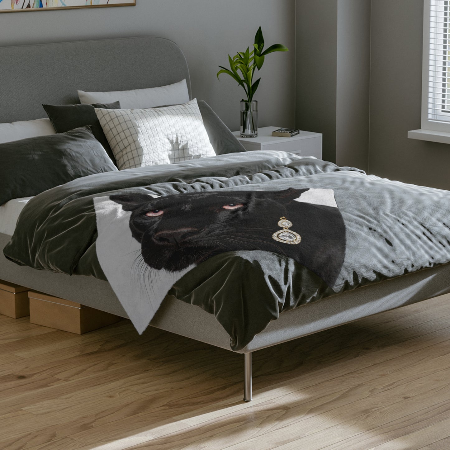 Luxurious Velveteen Microfiber Blanket with Chic Panther Design,